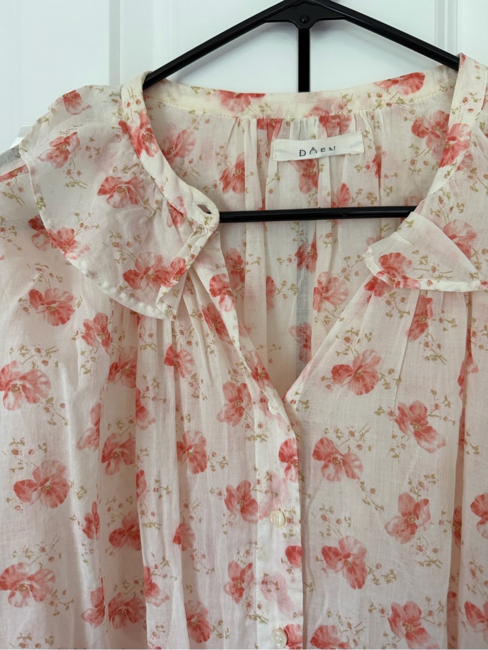 Doen Cream Blouse with Pink Floral Print - Picture 3 of 6